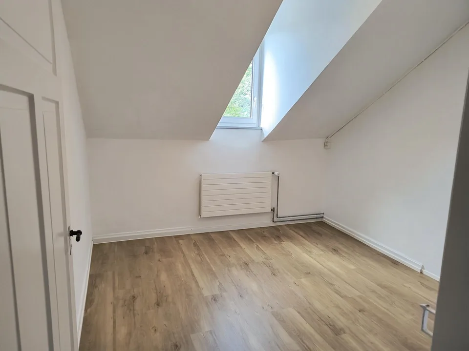 Günstige 2-Zimmer-Mansardenwohnung