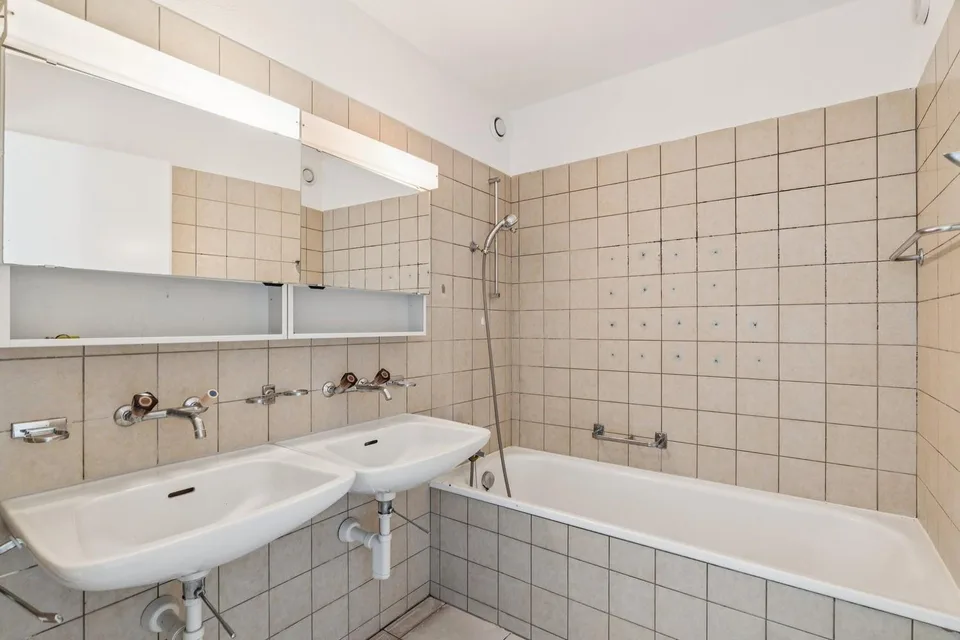 Attraktive 4.5-Zimmerwohnung mit Aussicht, Lift & Tiefgarage