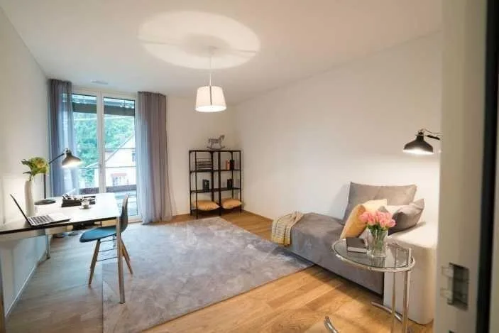 Grosszügige und topmoderne 4,5-Zimmerwohnung in gepflegter Überbauung