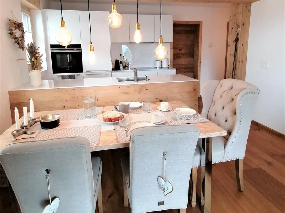 Exklusive 3.5 Zimmer-Ferienwohnung an bester Lage in St. Moritz