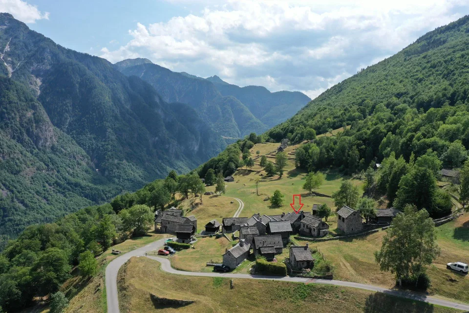 Large comfortable rustico with beautiful panoramic view in Lavizzara