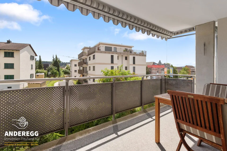 Appartement lumineux 4.5 pièces au 2e étage, ascenseur et salle de bricolage dans un emplacement central