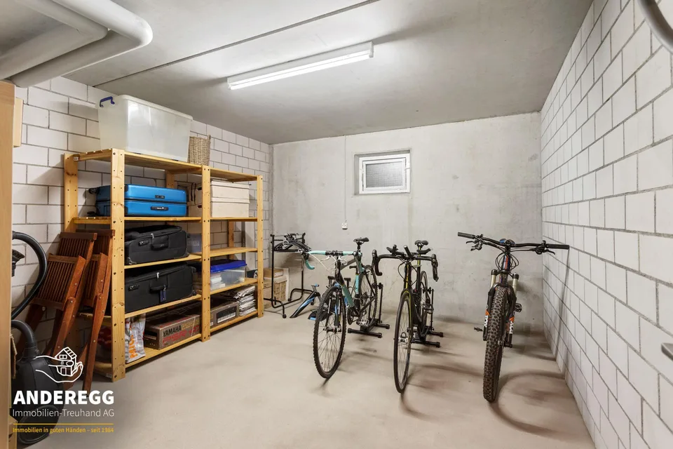 Appartement lumineux 4.5 pièces au 2e étage, ascenseur et salle de bricolage dans un emplacement central