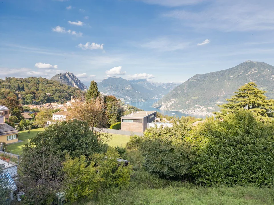 TERRENO EDIFICABILE PIANEGGIANTE CON VISTA LAGO PARZIALE. | FLAT BU...