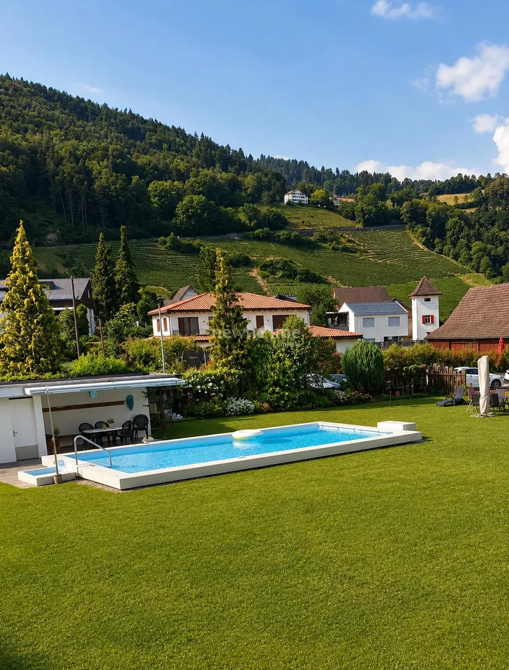 Moderne 3.5-Zimmer-Wohnung mit Balkon und schöner Aussicht in Berneck