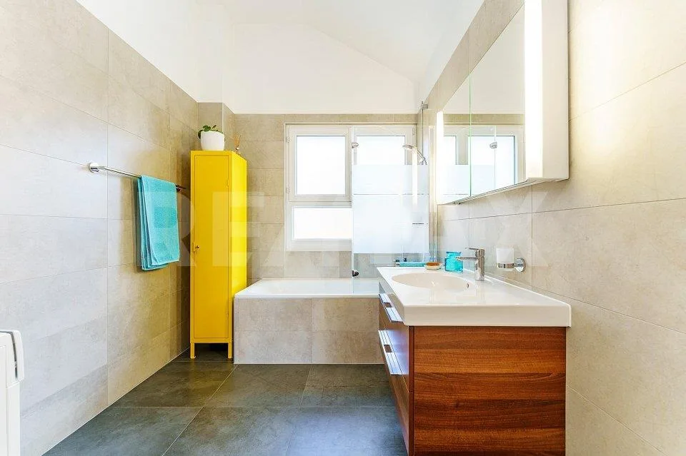 Avec grand parc commun, superbe appartement