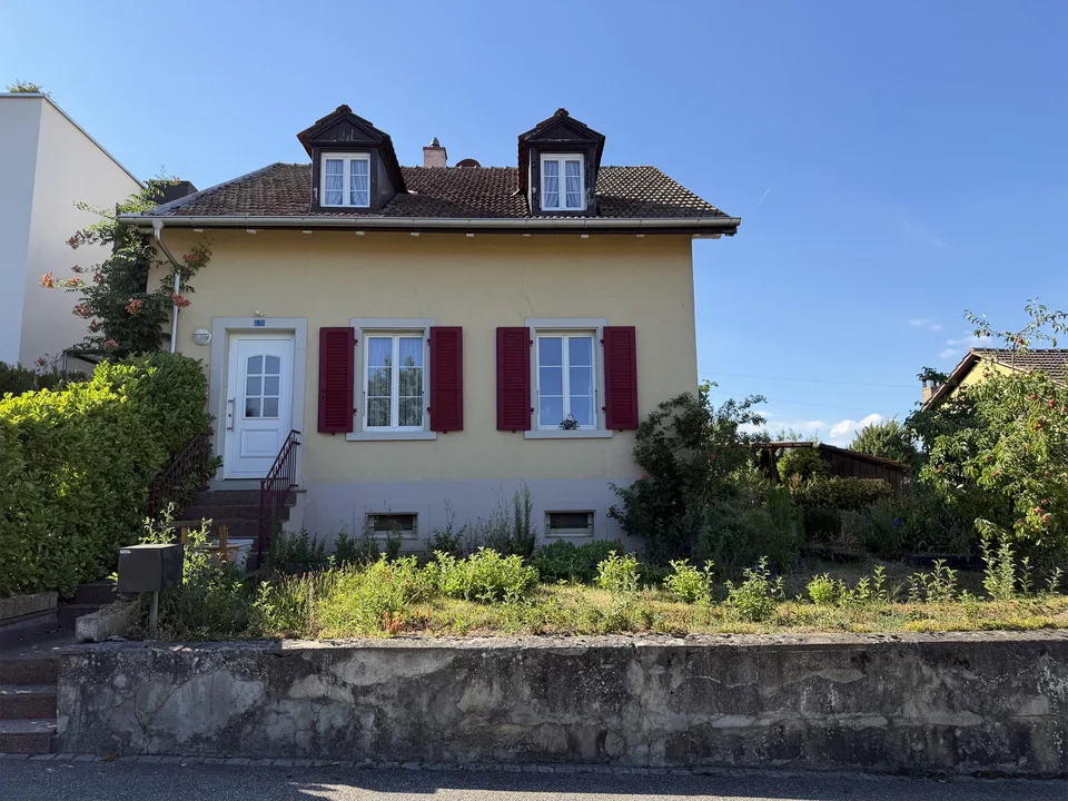 6-Zimmer-Einfamilienhaus mit grossem Garten und Entwicklungspotenzial