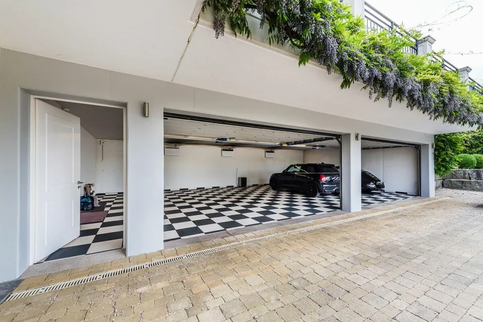 Luxuriöse Landhausvilla an exklusiver Seesichtlage