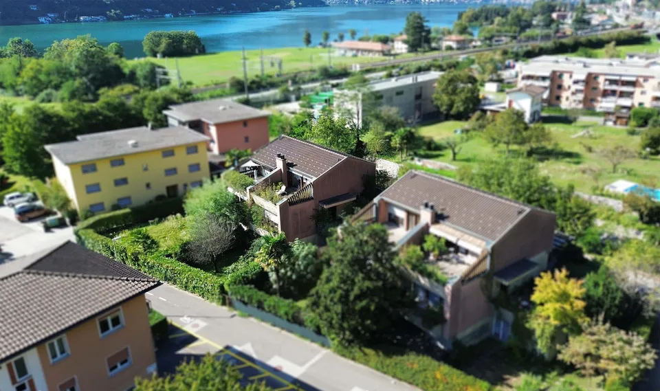 Spaziosa casa gemella con giardino a Melano