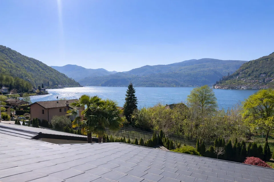 Splendida villa di lusso vista lago con piscina e darsena