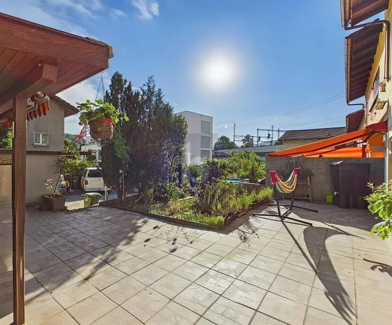 IN RUHIGEM STADTVIERTEL MIT SONNIGER TERRASSE!