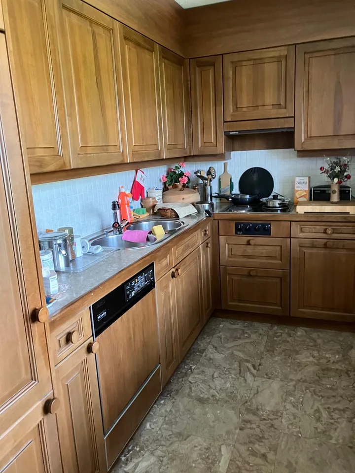 Möblierte 2.5 Zimmer- Maisonettewohnung mit grossem Balkon