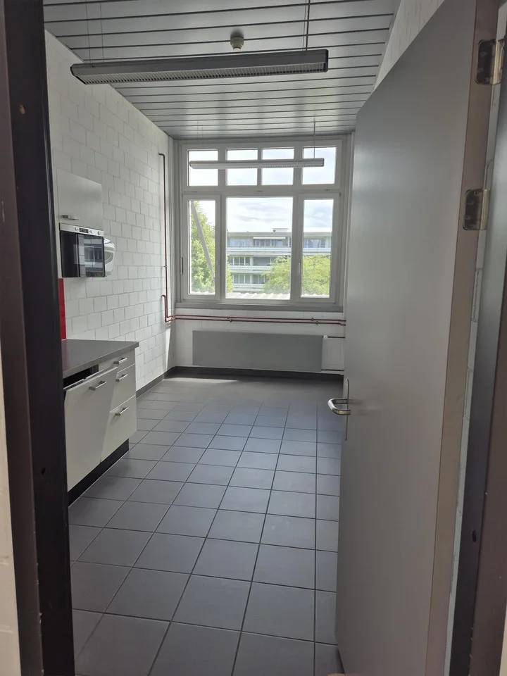Gewerbefläche mit Warenlift in Frauenfeld an der Autobahnausfahrt