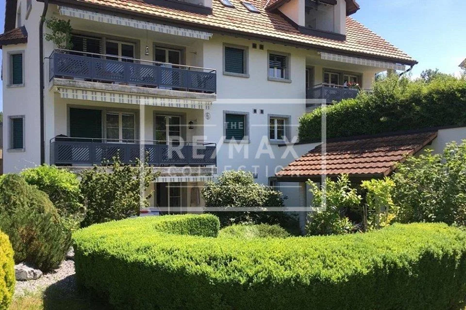 Sonnige Dachwohnung in Bonstetten mit Traum-Aussicht, nahe Zürich