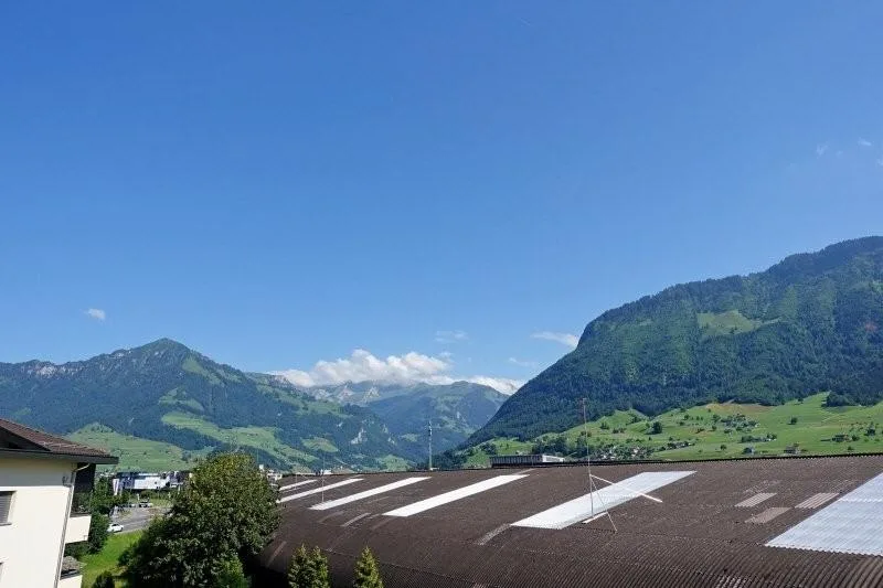 neues zu Hause mit Blick in die Berge