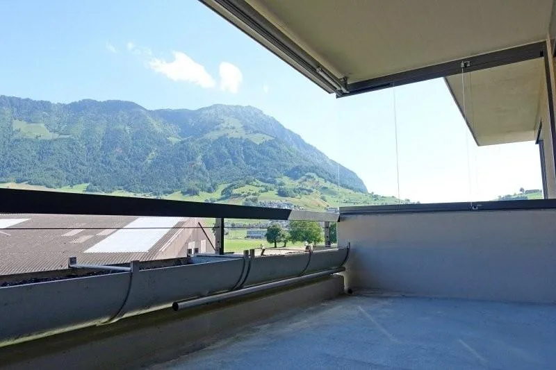 neues zu Hause mit Blick in die Berge