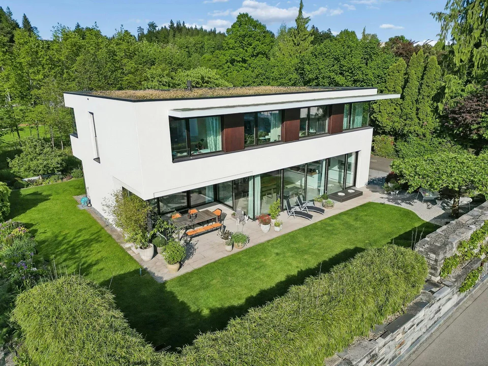 Exklusives 6½-Zimmer-Einfamilienhaus an ruhiger Lage mit grossem Ga...