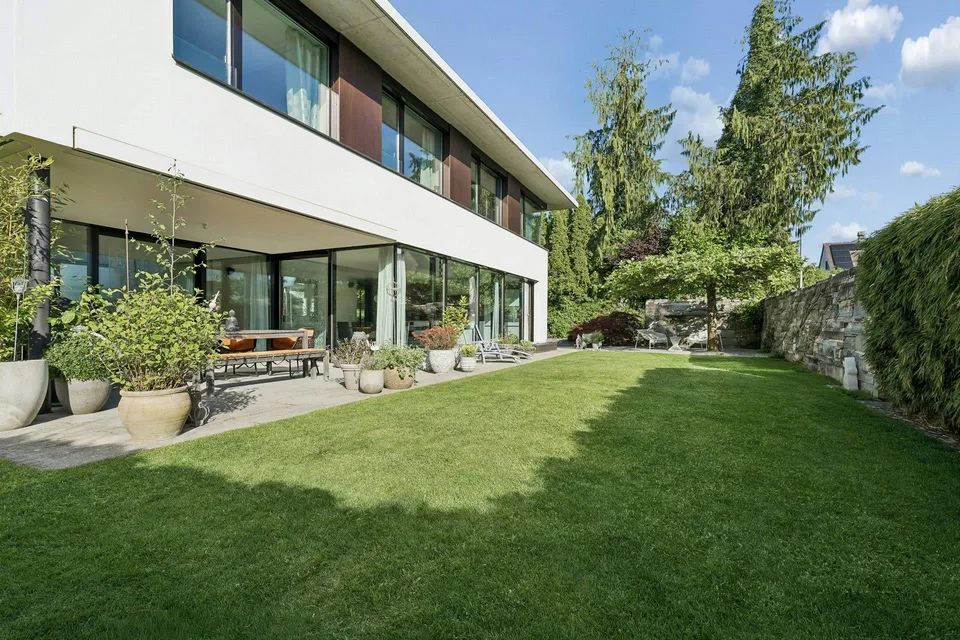 Exclusive 6½-room single-family house in a quiet location with a large garden