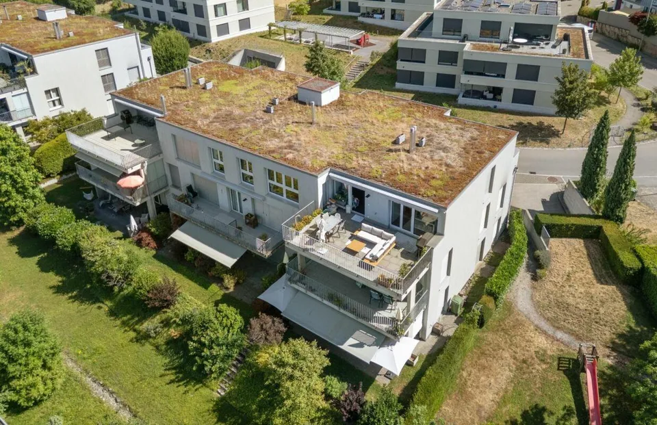 Grosszügige Attikawohnung mit sonniger Terrasse und Weitblick in Jona
