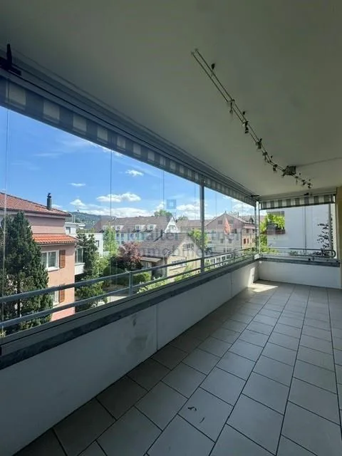 Appartamento luminoso di 4,5 locali al Dianaweg 8 a Liebefeld