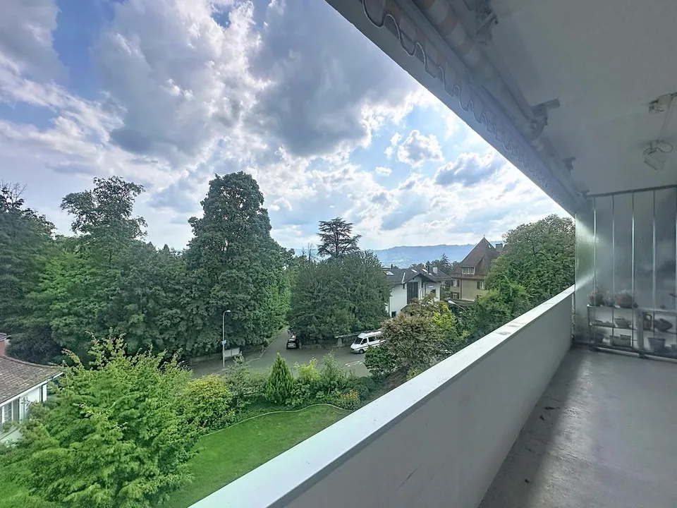 Appartement spacieux de 5,5 pièces dans un emplacement attractif sur Zürichberg