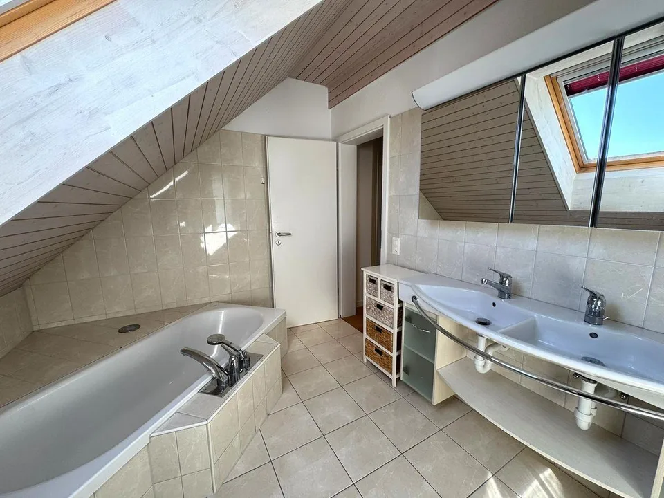 ELEGANZ TRIFFT WOHNKOMFORT - EXKLUSIVES HAUS MIT PRIVATGARTEN