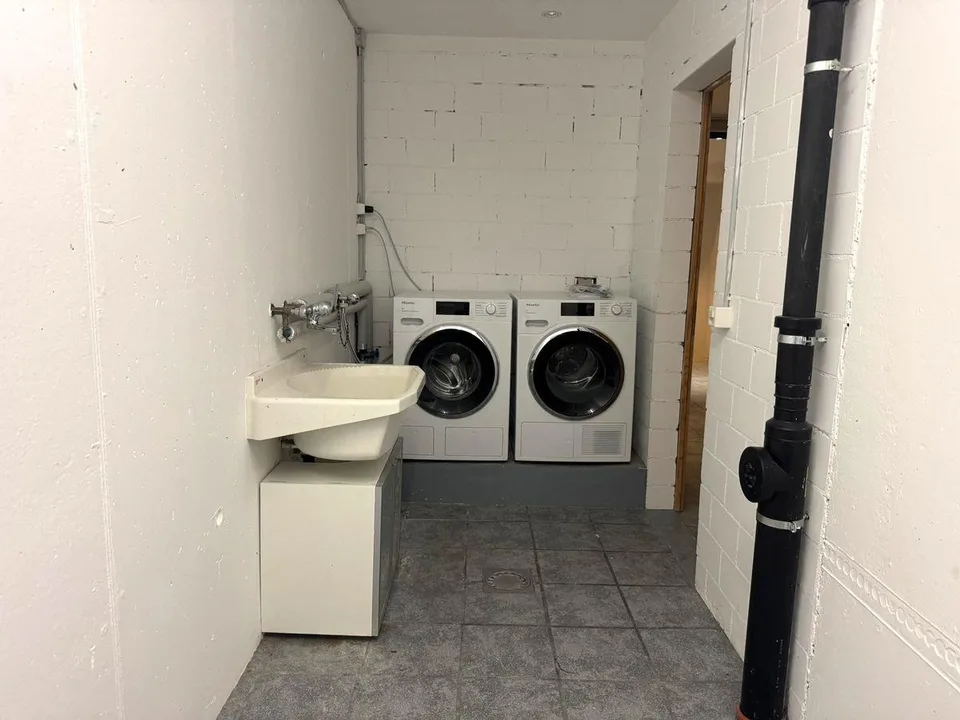 ELEGANZ TRIFFT WOHNKOMFORT - EXKLUSIVES HAUS MIT PRIVATGARTEN