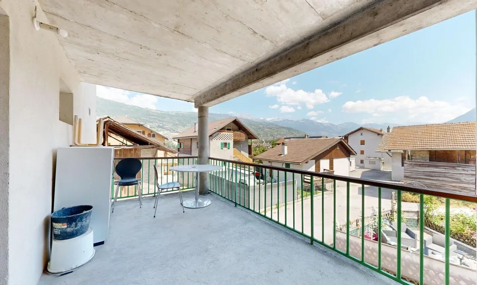 3.5-room apartment in Grône – High renovation potential