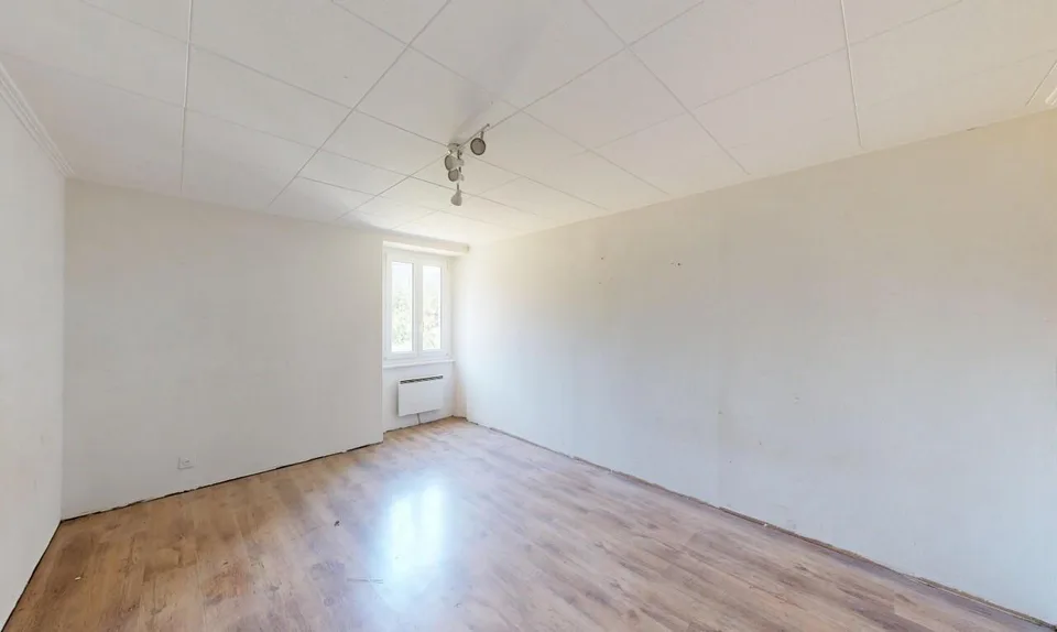 3.5-room apartment in Grône – High renovation potential