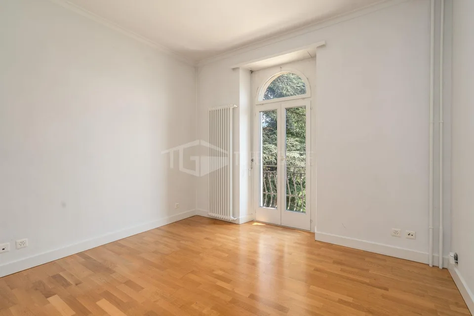 ELEGANTE APPARTAMENTO DI 5.5 LOCALI CON SPETTACOLARE VISTA LAGO | E...