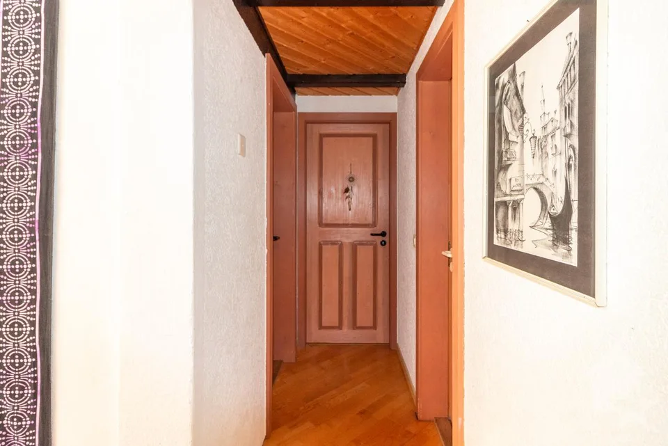 Charming chalet with two apartments, ideal location and view