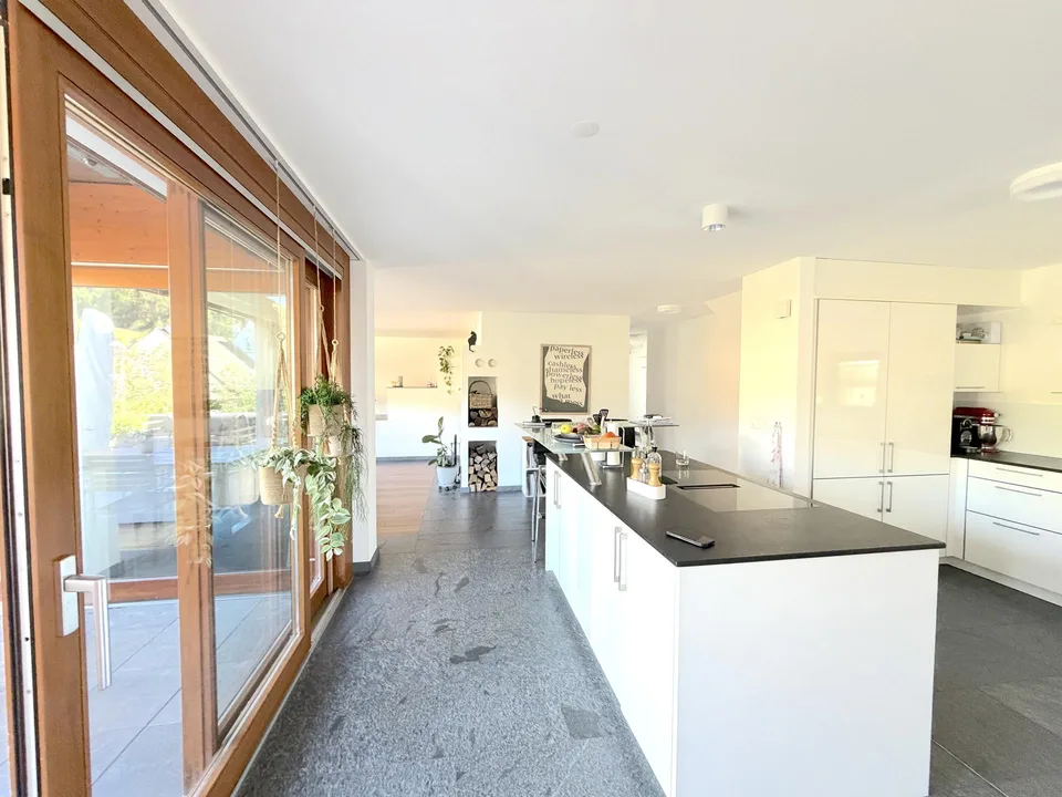 Muttenz: Attractive 5.5 room single-family house with generous living concept in a popular residential area