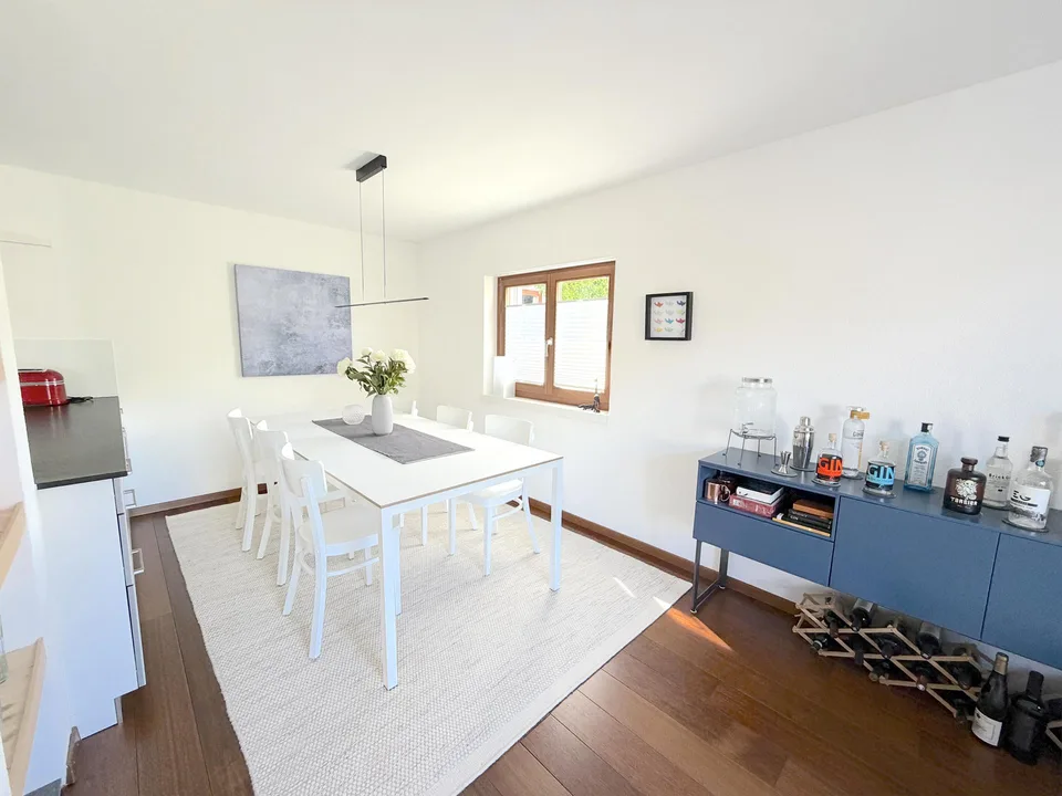 Muttenz: Attractive 5.5 room single-family house with generous living concept in a popular residential area