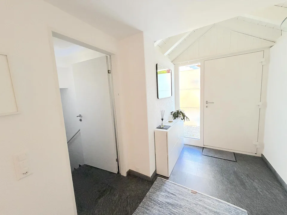 Muttenz: Attractive 5.5 room single-family house with generous living concept in a popular residential area