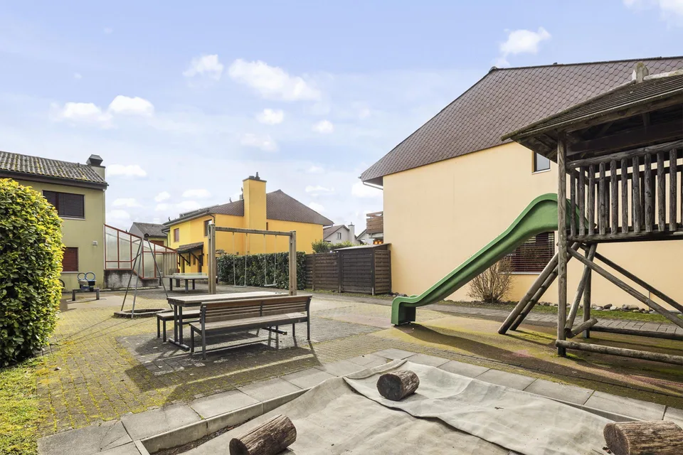 Family-friendly living experience with garden and winter garden