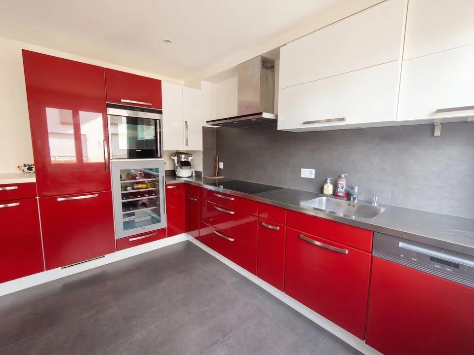 Duplex mit 4,5 Zimmern im oberen Erdgeschoss und im letzten Stock - Volumen, Ruhe und Grün