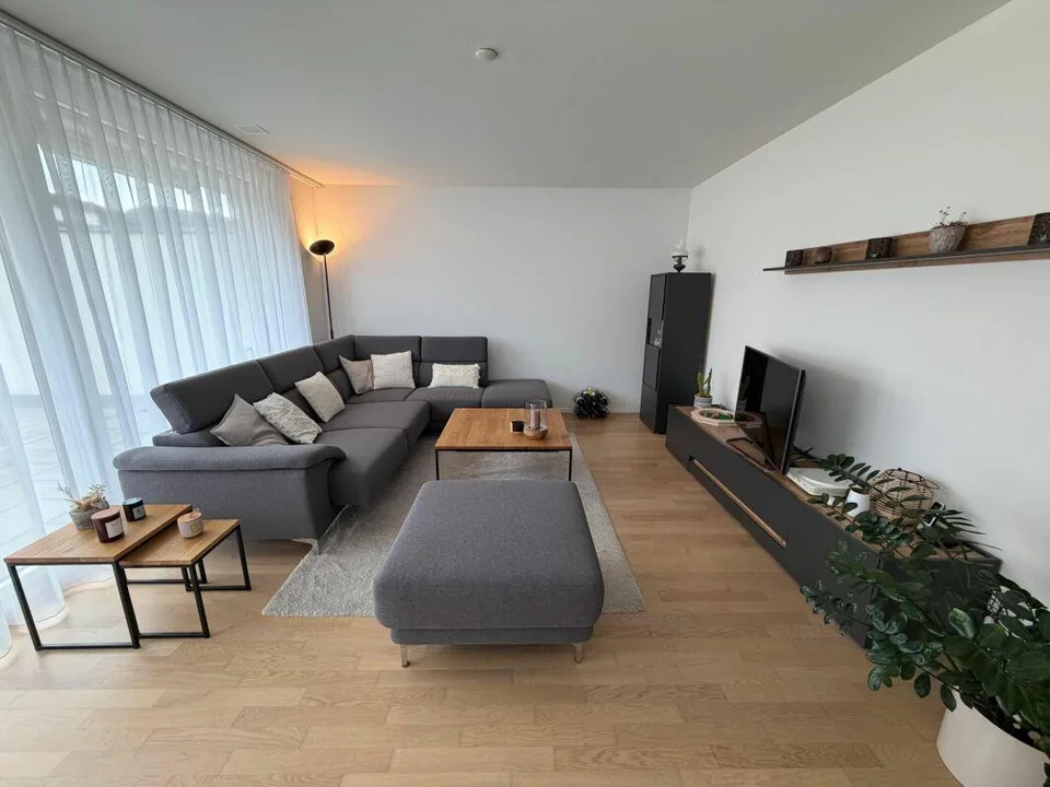 Zentrale Attikawohnung mit grosser Terrasse