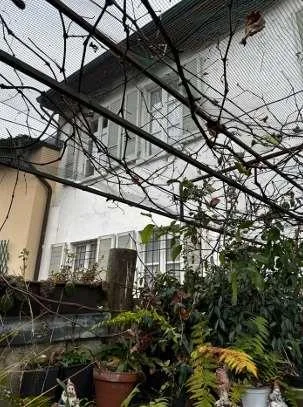 Capolago - Palazzina di nucleo da ristrutturare con corte privata, ter