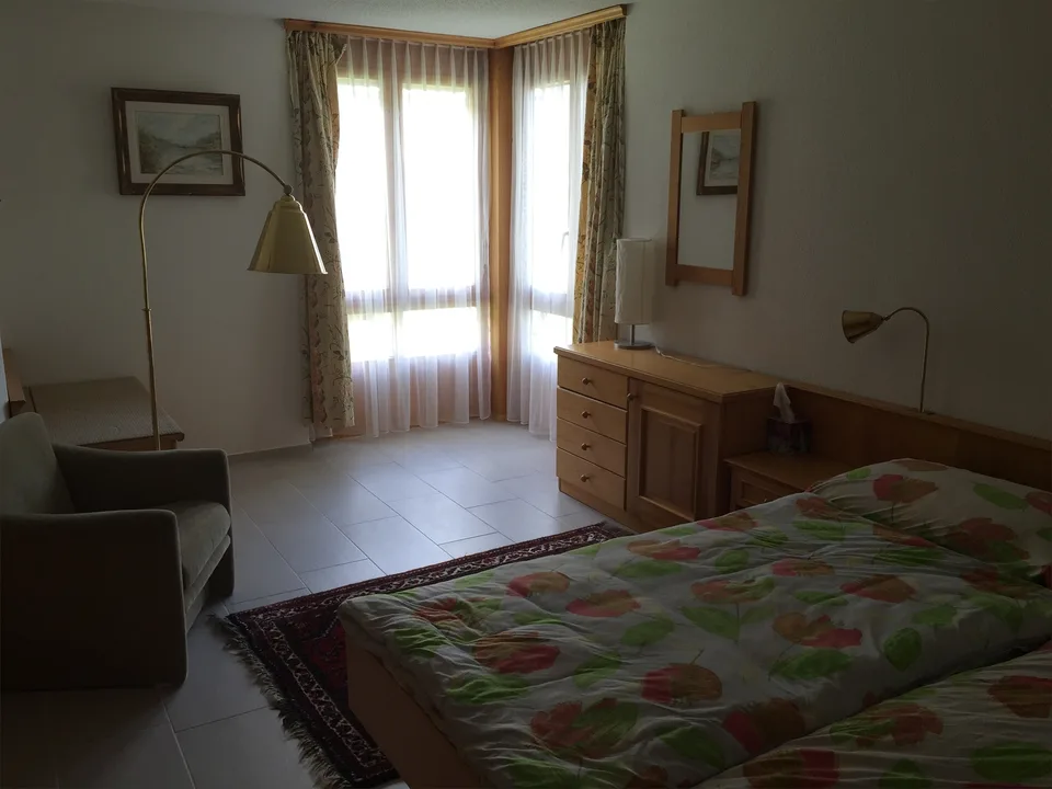 Laax Dorf – Möblierte 2.5-Zimmer-Wohnung mit Cheminée  zu vermieten