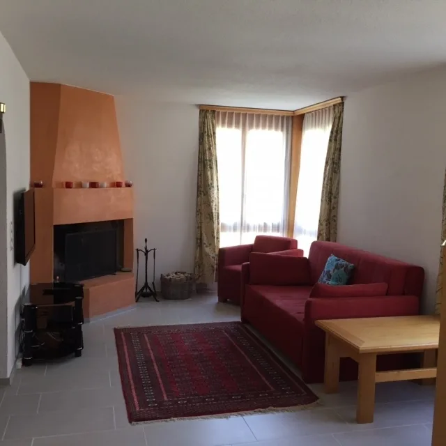 Laax Dorf – Möblierte 2.5-Zimmer-Wohnung mit Cheminée  zu vermieten