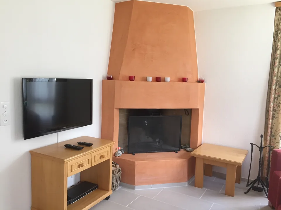 Laax Dorf – Möblierte 2.5-Zimmer-Wohnung mit Cheminée  zu vermieten