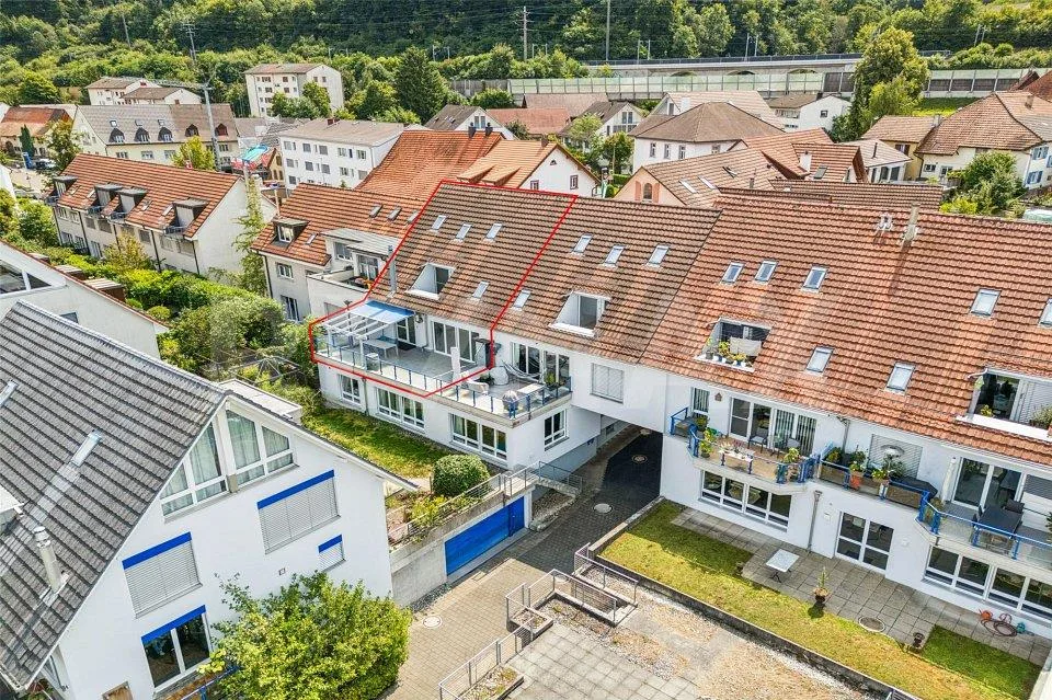 Grosszügige 3-Stöckige Wohnung mit Blick auf den Rhein...