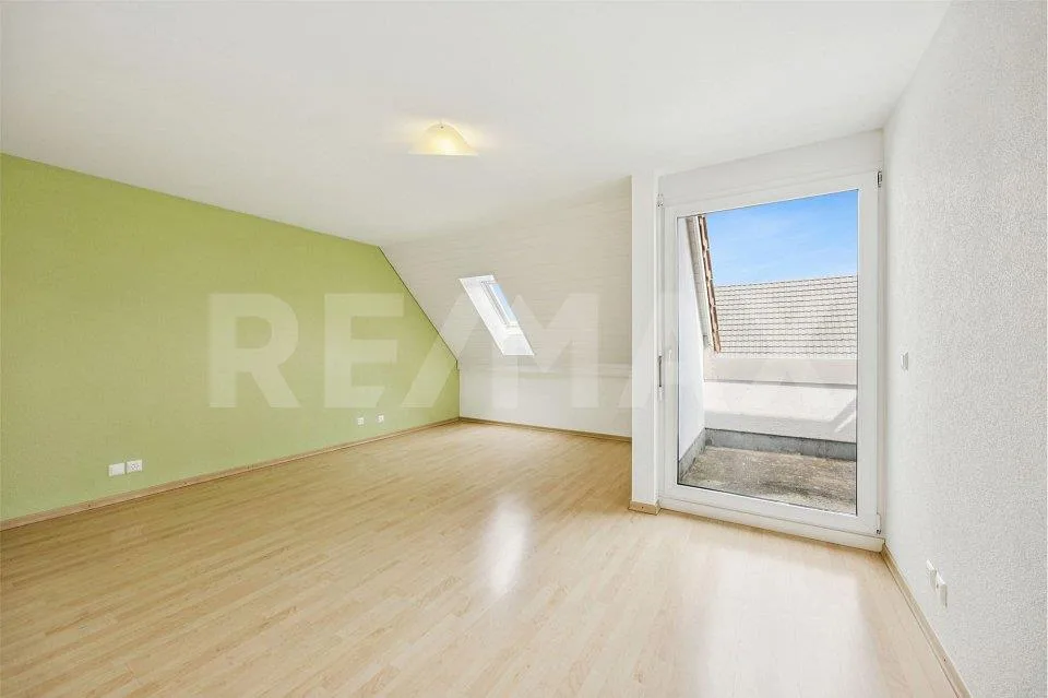 Grosszügige 3-Stöckige Wohnung mit Blick auf den Rhein...