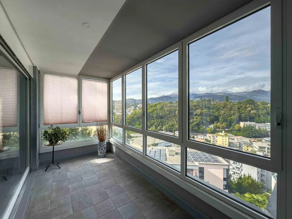Attico vista lago a Paradiso anche come residenza secondaria
