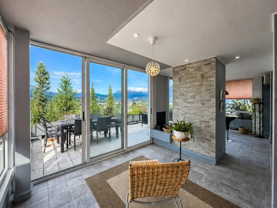 Attico vista lago a Paradiso anche come residenza secondaria