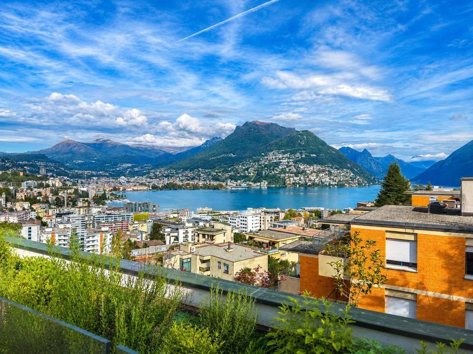 Attico vista lago a Paradiso anche come residenza secondaria