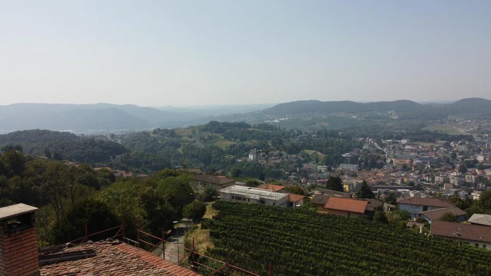 Two core houses with open view and garden to enhance in Salorino