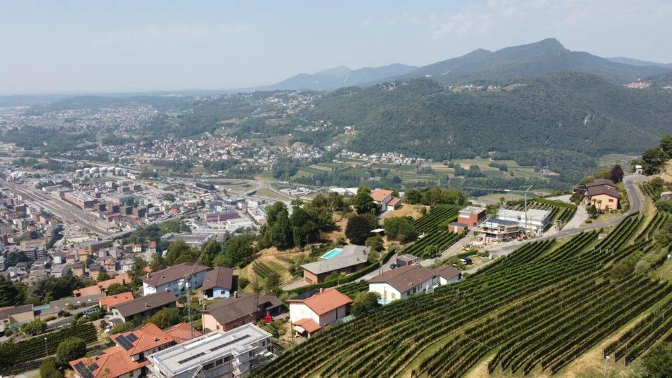 Two core houses with open view and garden to enhance in Salorino