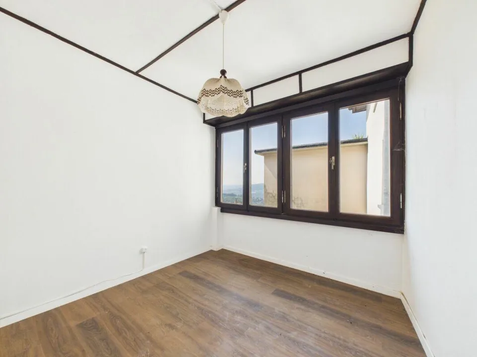 Two core houses with open view and garden to enhance in Salorino