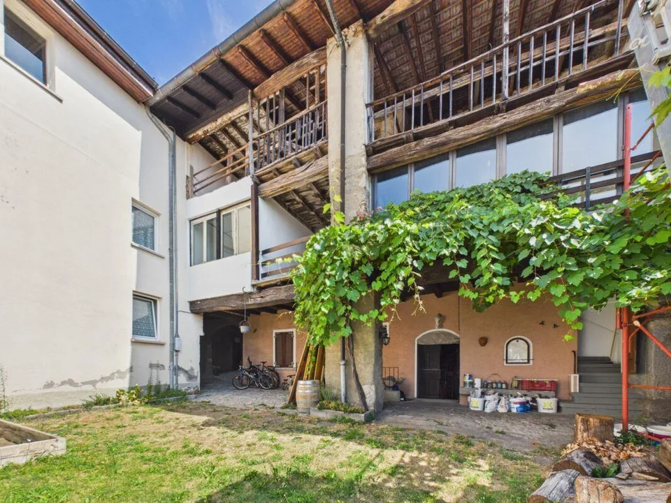 Two core houses with open view and garden to enhance in Salorino